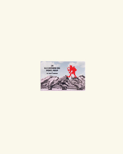 Magnet Noir, Blanc & Rouge - La Caverne du Pont-Neuf x Au Vieux Campeur