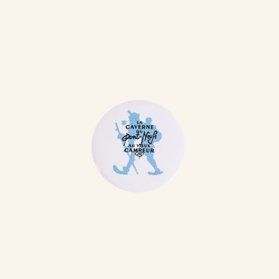 Badge Bleu & Blanc - La Caverne du Pont-Neuf x Au Vieux Campeur